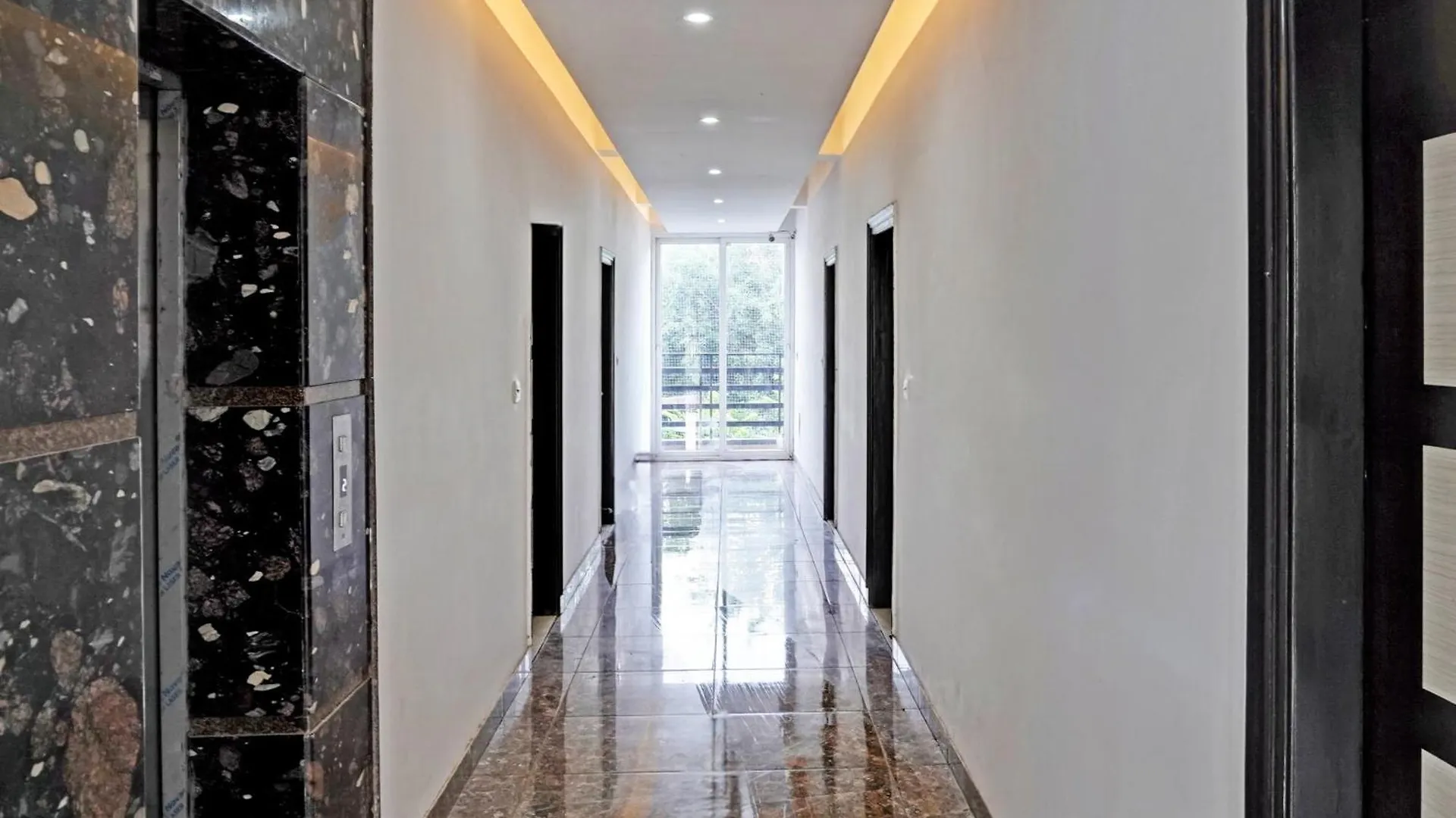 ****  Hotel O Babil Palace Near Omaxe Celebration Mall Γκουργκάον Ινδία